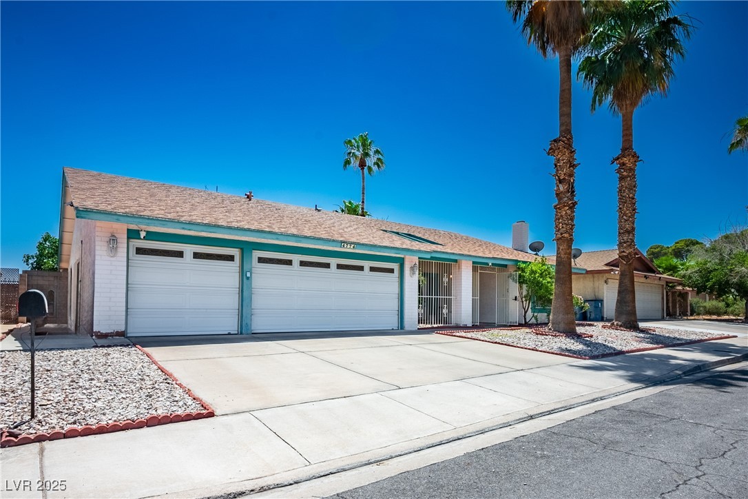 4774 Walteta Way Property Photo 9