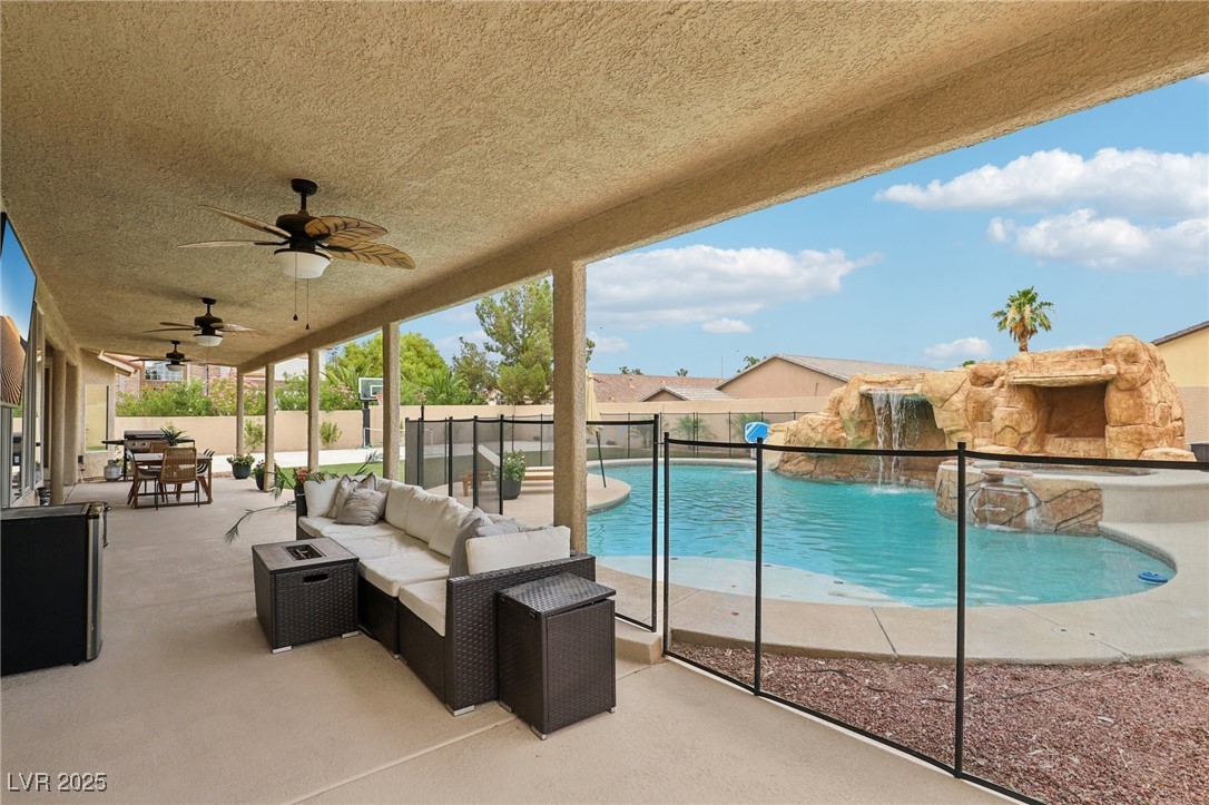 9410 Stone Castle Way Property Photo 4
