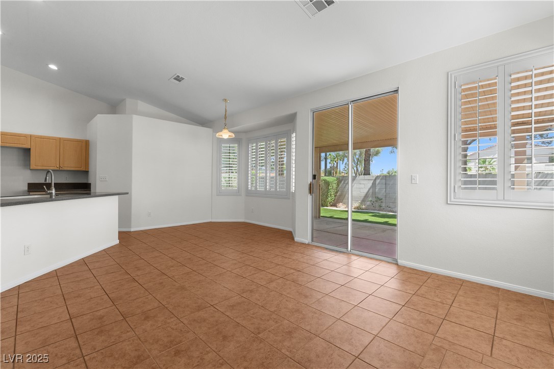 1132 Coral Desert Drive Property Photo 10