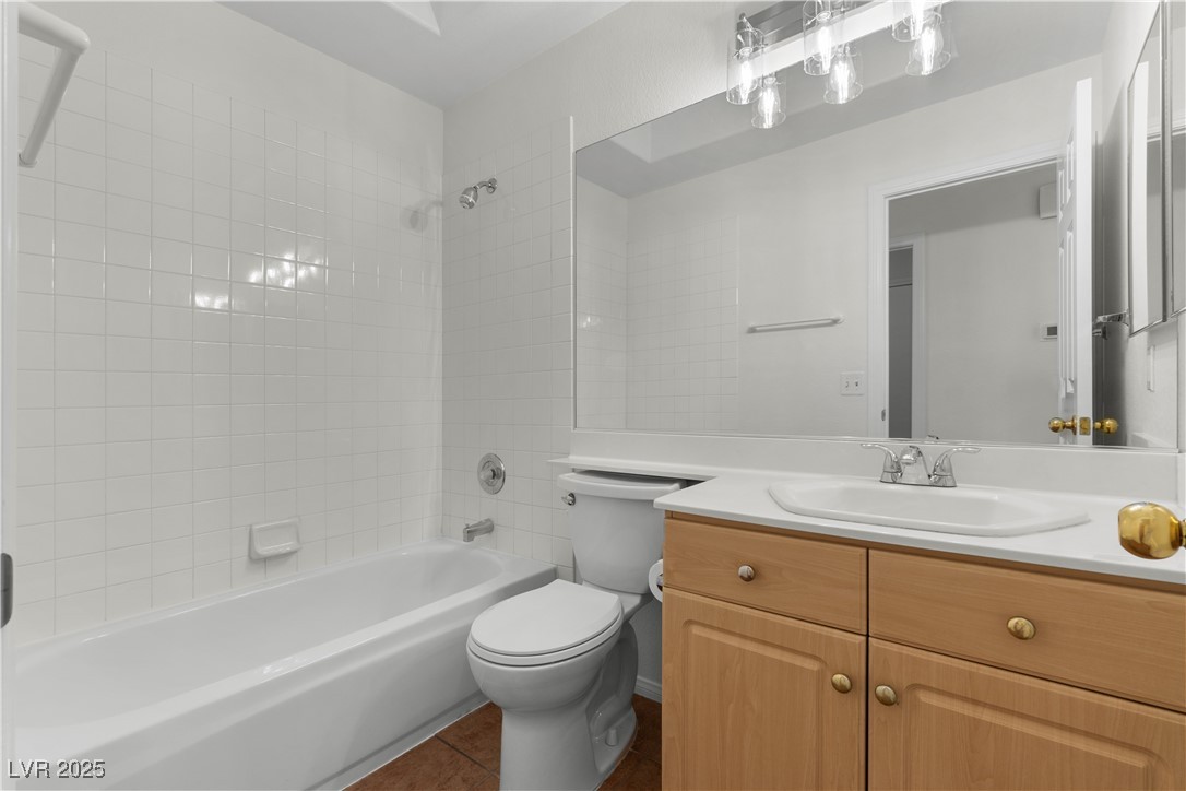 1132 Coral Desert Drive Property Photo 19