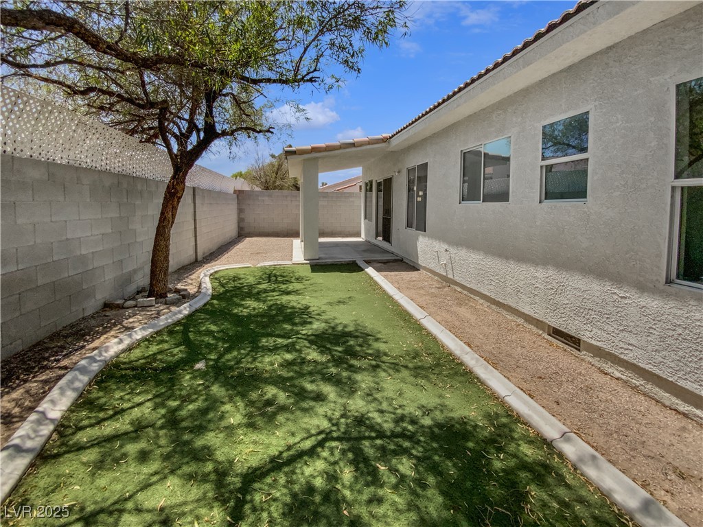 3109 West Colton Avenue Property Photo 8