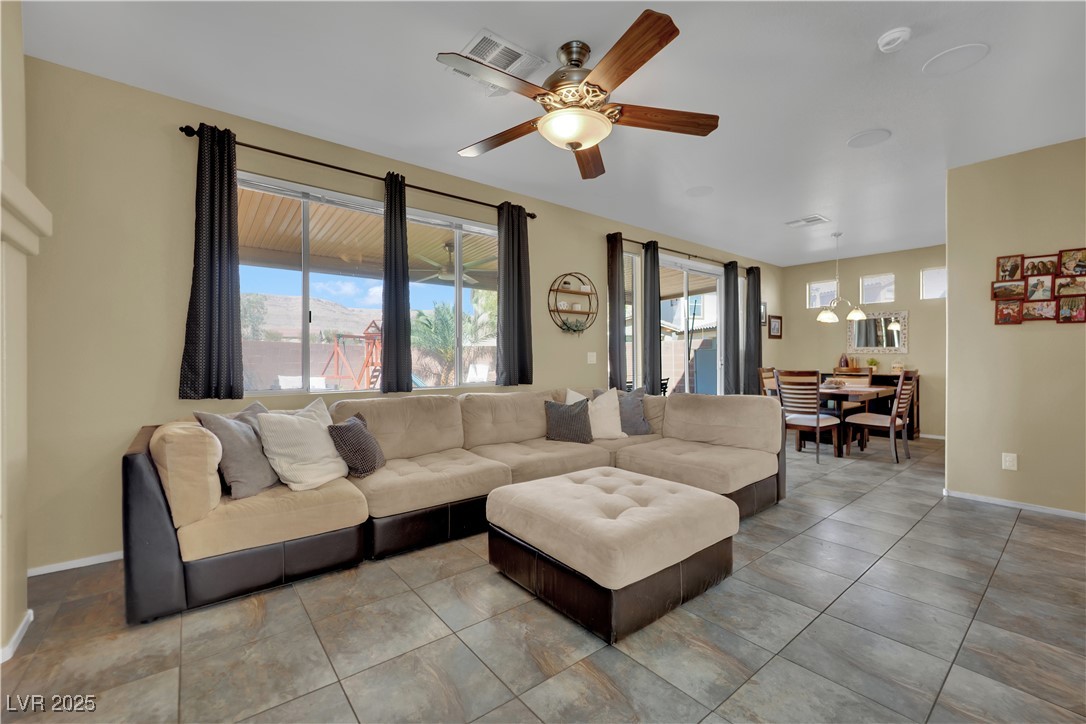 6187 Novelty Street Property Photo 4
