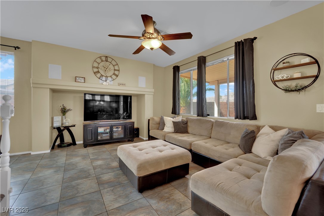 6187 Novelty Street Property Photo 6