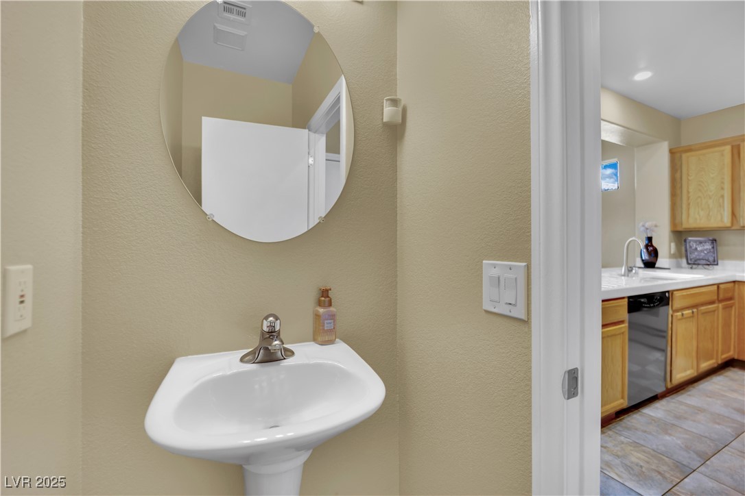 6187 Novelty Street Property Photo 17