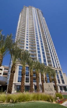 200 West Sahara Avenue 1102