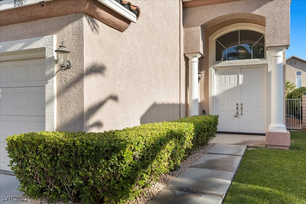 8083 Shadowvale Drive Property Photo 4