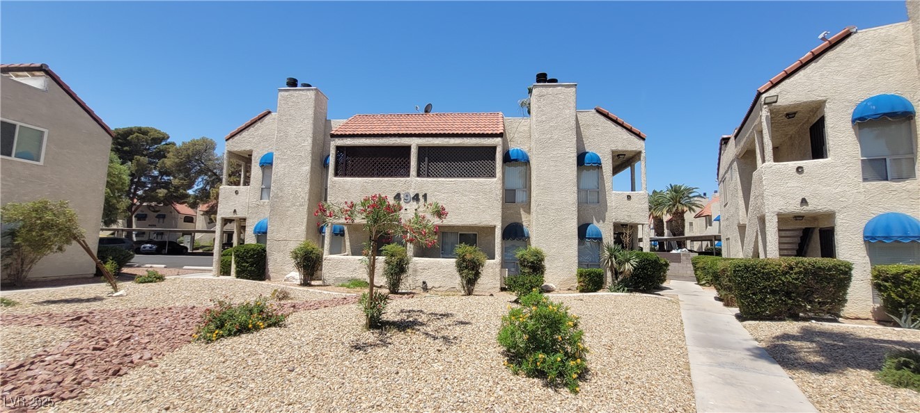 4941 Newport Cove Drive B Property Photo 1
