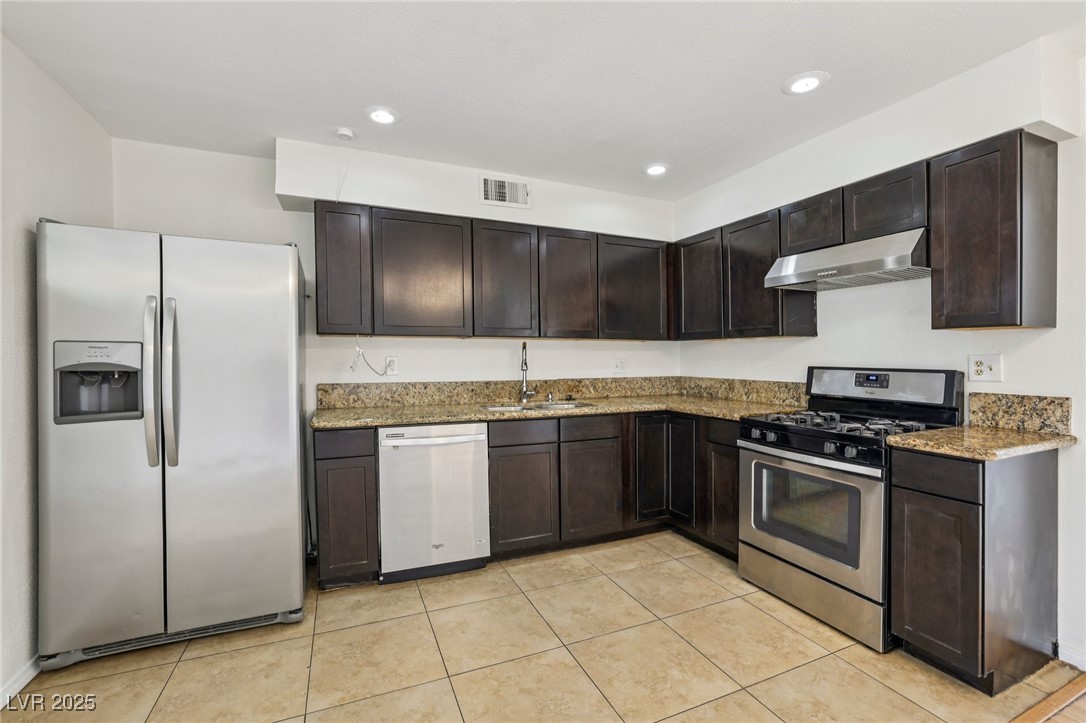 882 Westminster Avenue Property Photo 2