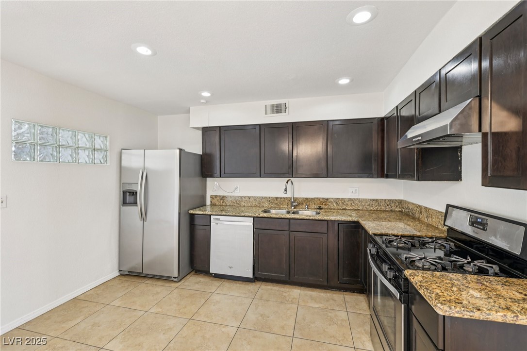 882 Westminster Avenue Property Photo 3