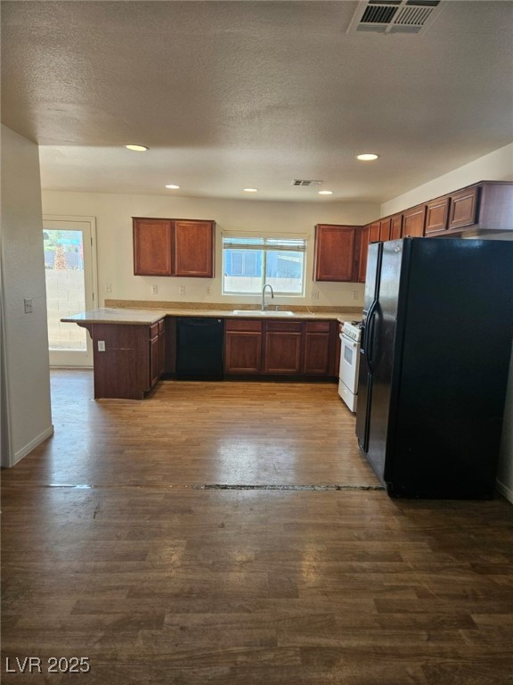 5168 Emelita Street Property Photo 5