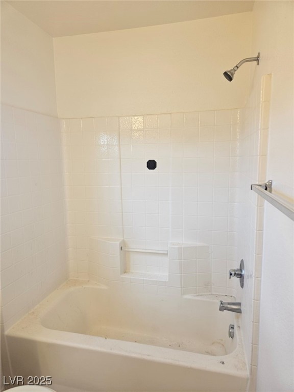 5168 Emelita Street Property Photo 10
