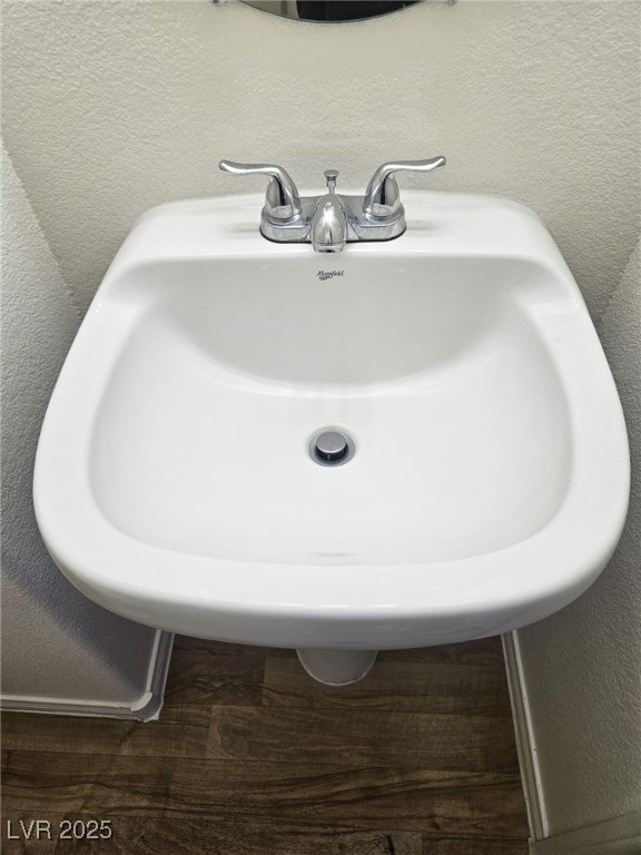 5168 Emelita Street Property Photo 19