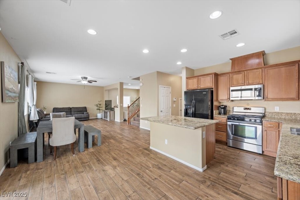 7028 Weavers Place Property Photo 8
