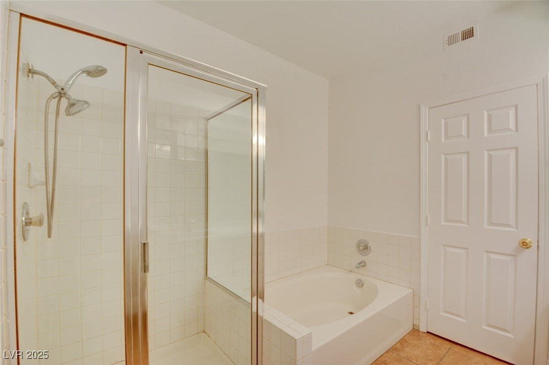 2201 Ramsgate Drive 826 Property Photo 8