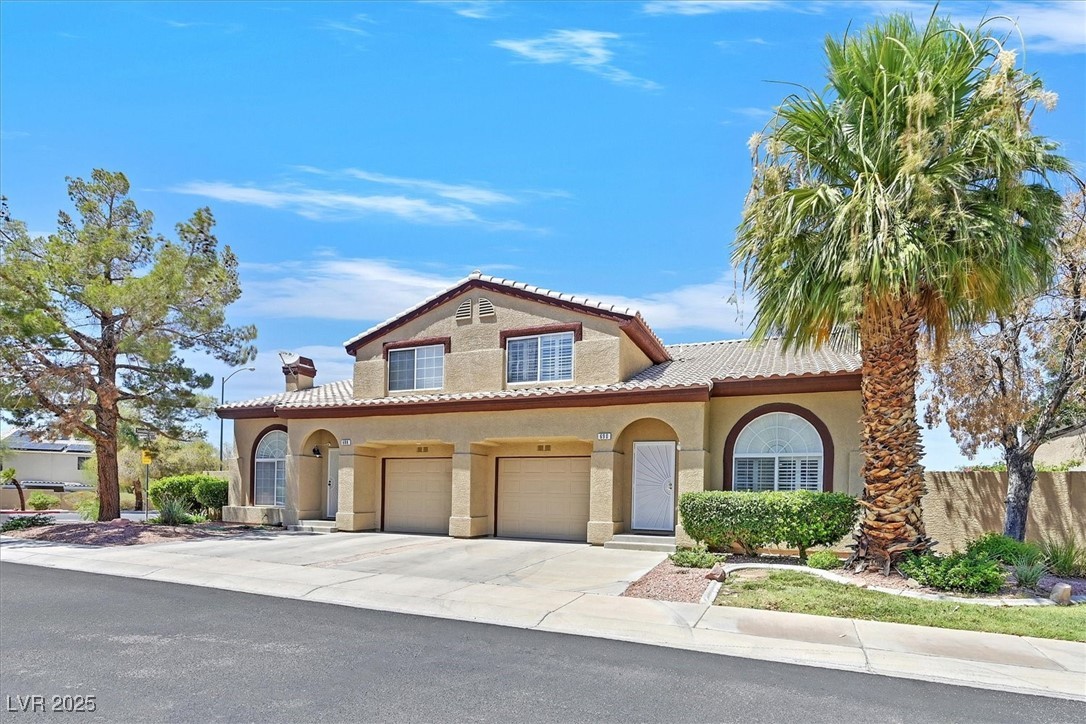 690 Ambling Gait Avenue Property Photo 1