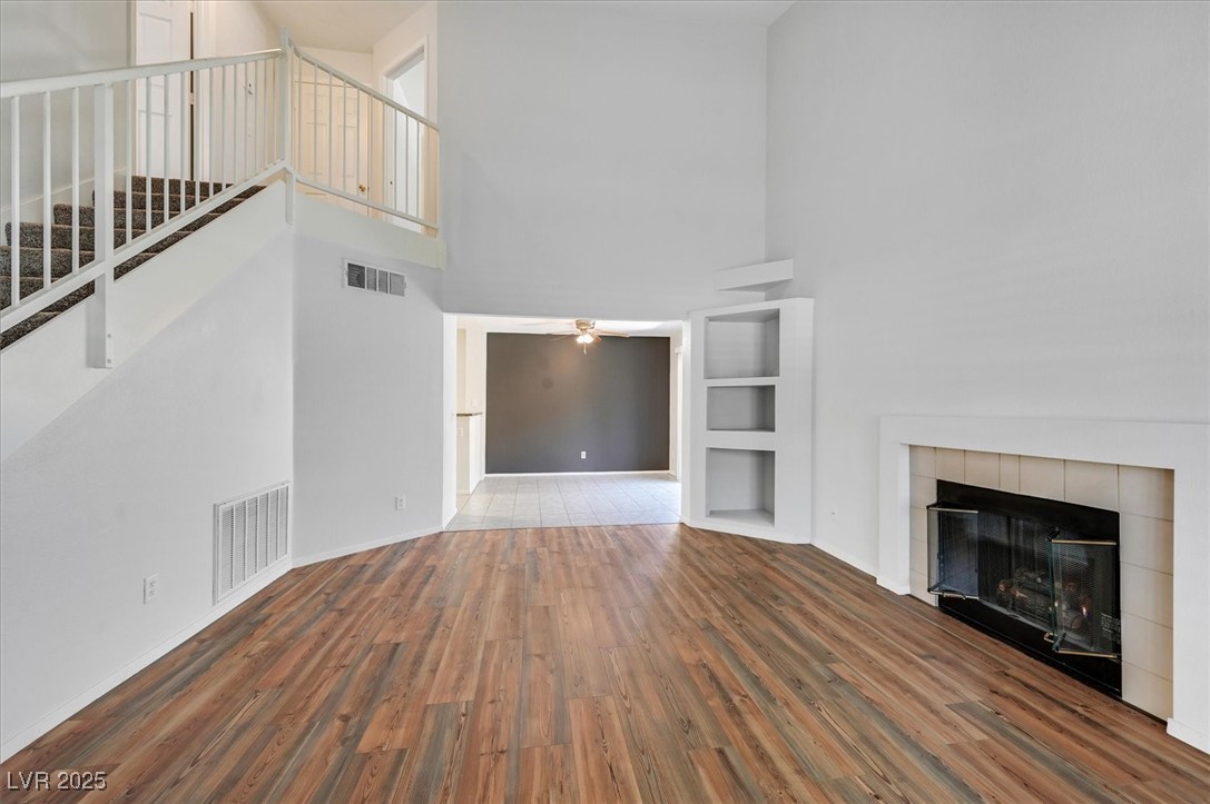 690 Ambling Gait Avenue Property Photo 4