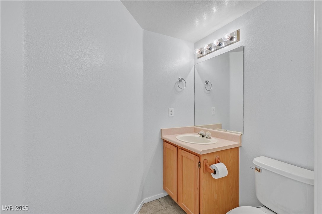 690 Ambling Gait Avenue Property Photo 14