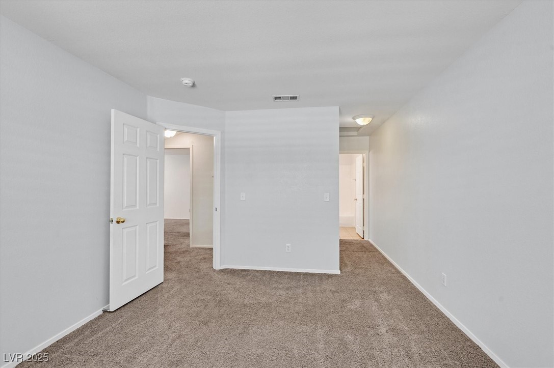 690 Ambling Gait Avenue Property Photo 16