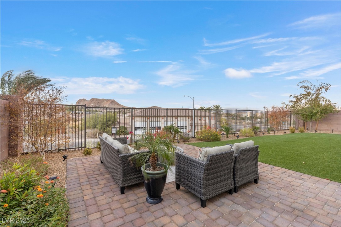14 Parco Fiore Court Property Photo 25