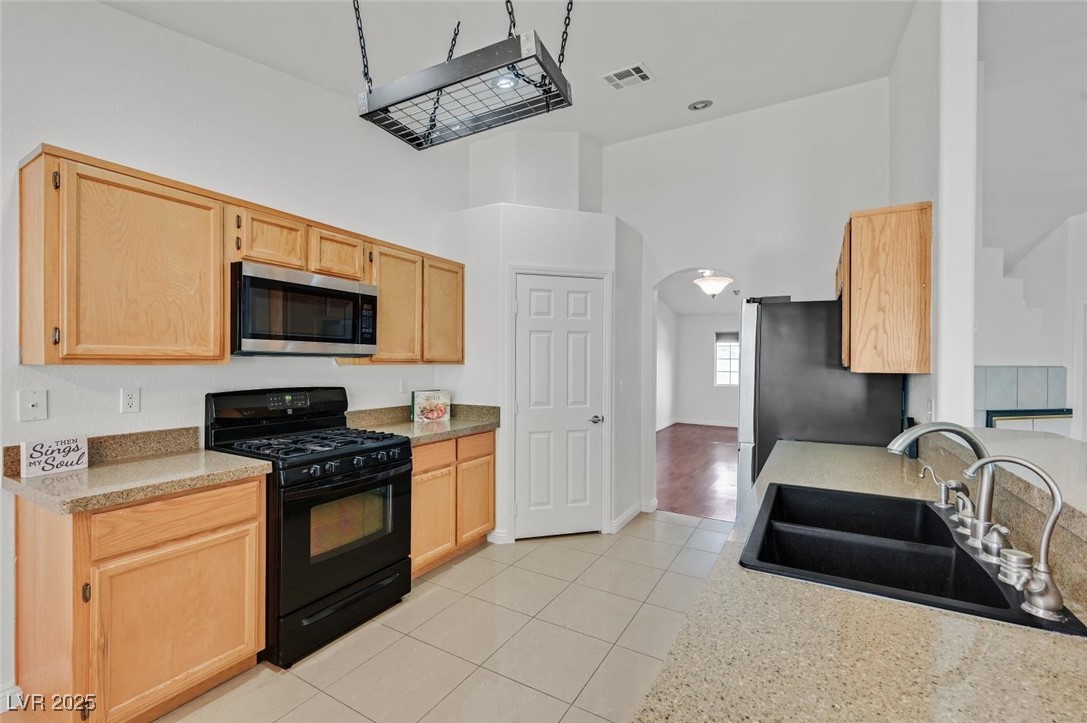 4624 Windy Hollow Street Property Photo 9