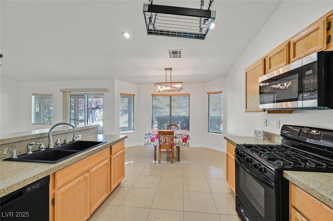 4624 Windy Hollow Street Property Photo 10