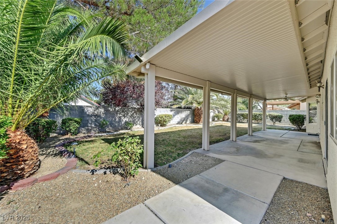 4624 Windy Hollow Street Property Photo 23