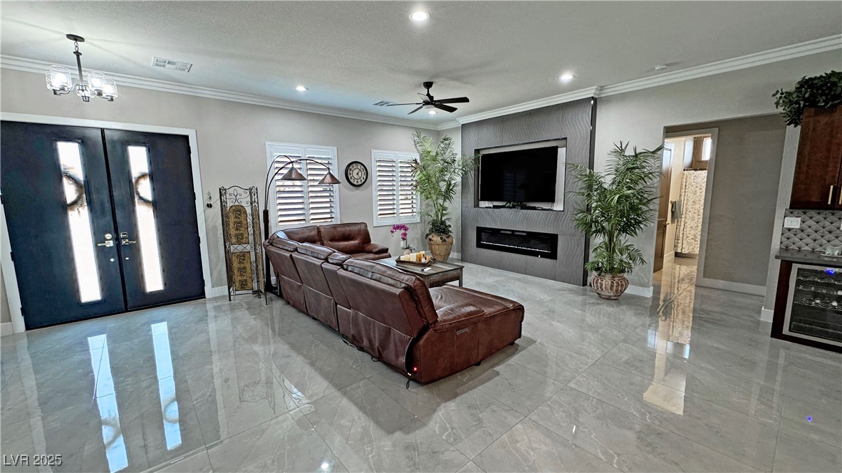2891 South Rainbow Avenue Property Photo 15