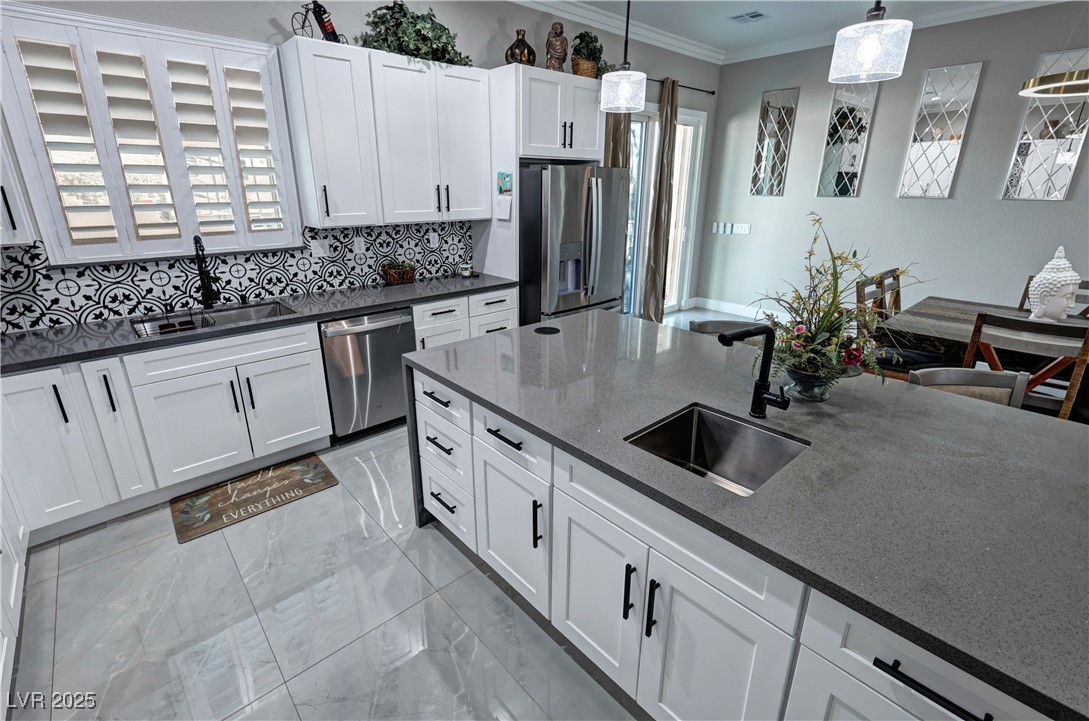 2891 South Rainbow Avenue Property Photo 26
