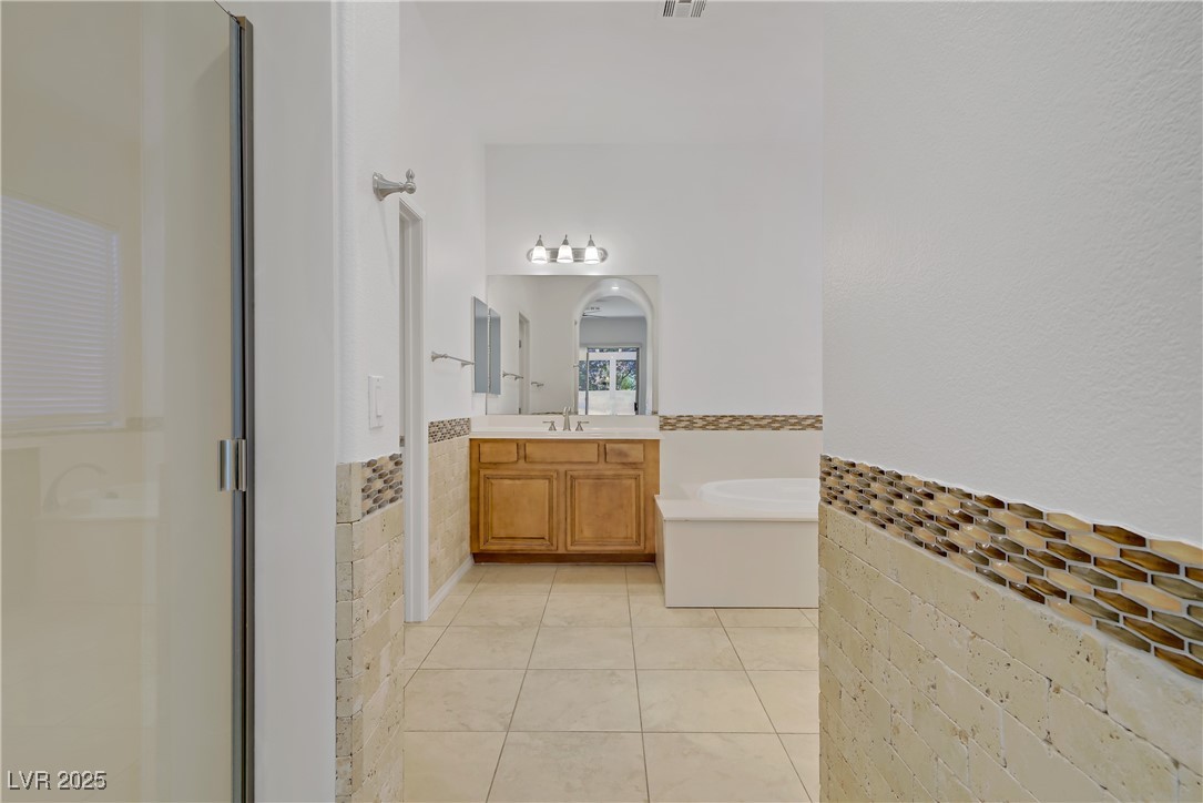 437 Via Stretto Avenue Property Photo 24