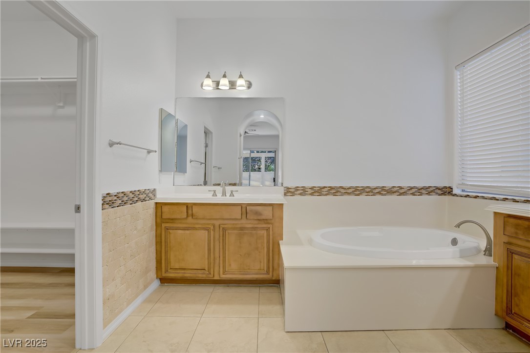 437 Via Stretto Avenue Property Photo 25