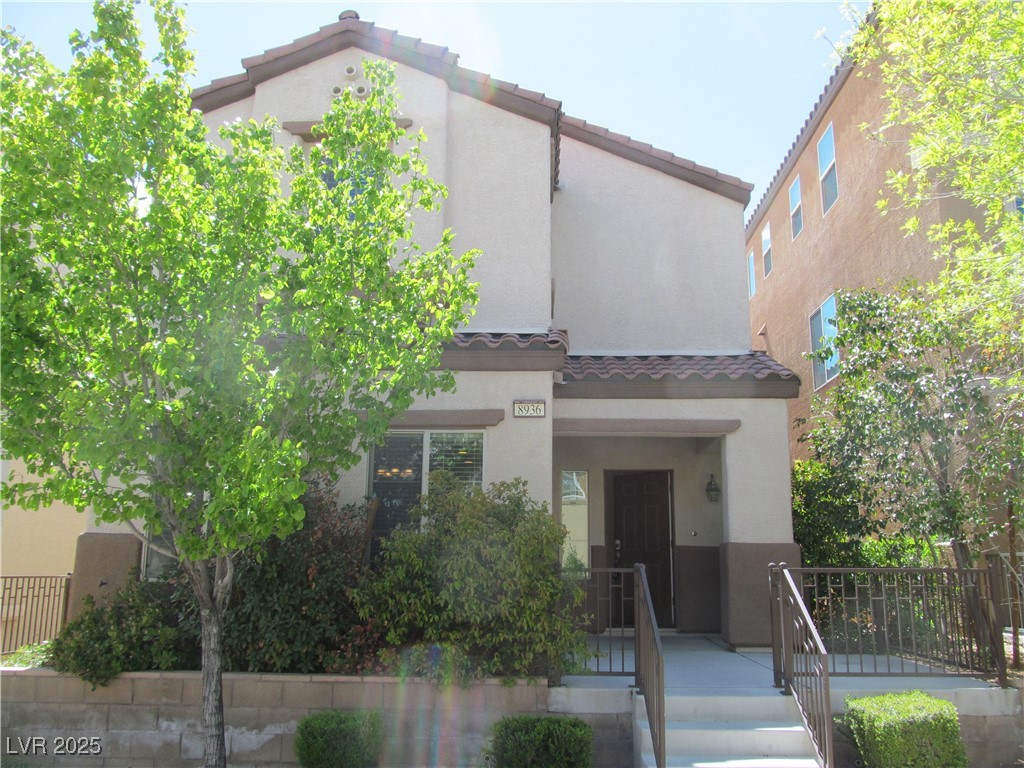 8936 Red Tapestry Court Property Photo 1