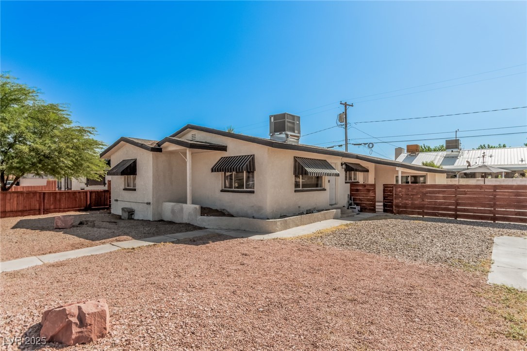 1832 Merze Avenue Property Photo 3