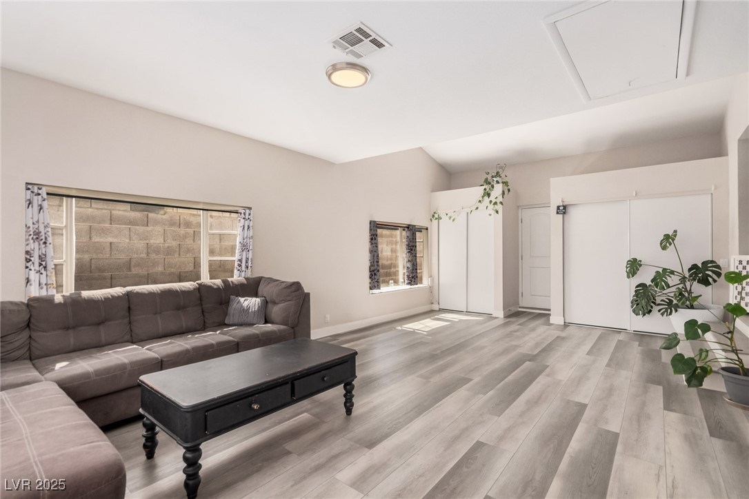 1832 Merze Avenue Property Photo 8