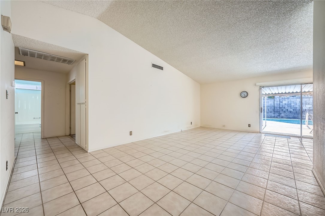 416 Lindy Drive Property Photo 4