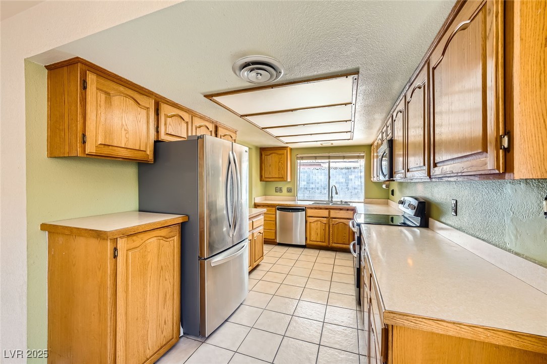 416 Lindy Drive Property Photo 8