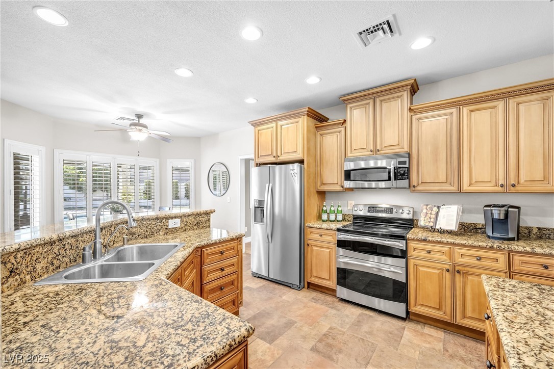 9435 Westwind Road Property Photo 4