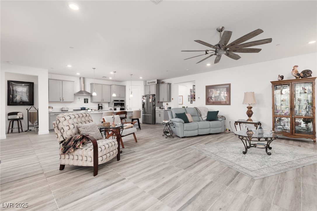 10935 Gardenova Avenue Property Photo 7