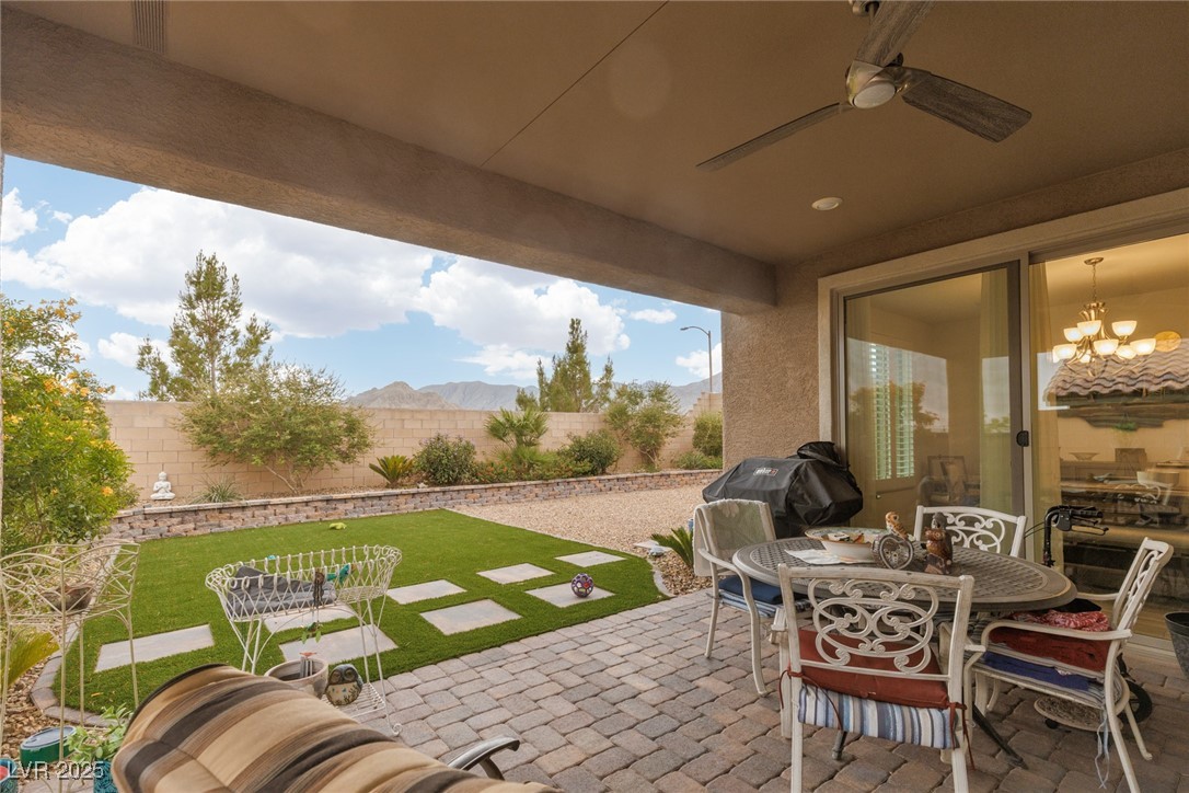 10935 Gardenova Avenue Property Photo 10