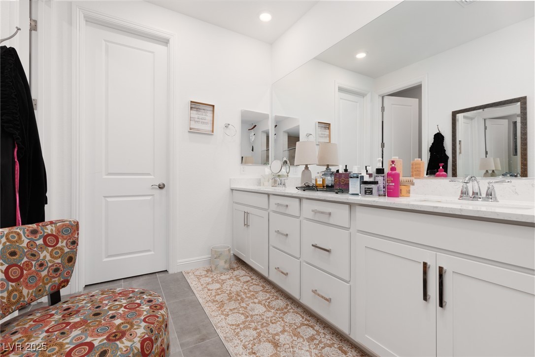 10935 Gardenova Avenue Property Photo 16