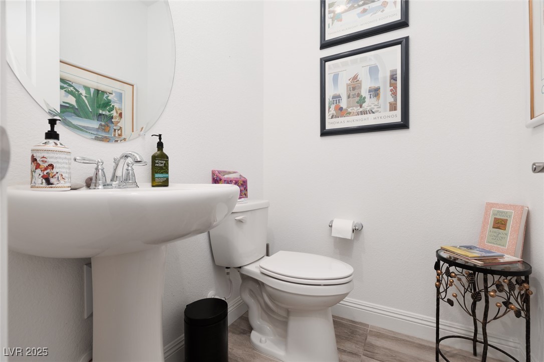 10935 Gardenova Avenue Property Photo 24