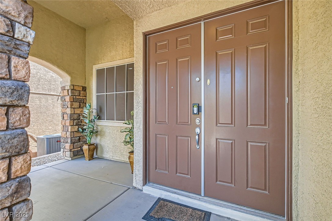 3605 Sapphire Sea Court Property Photo 3