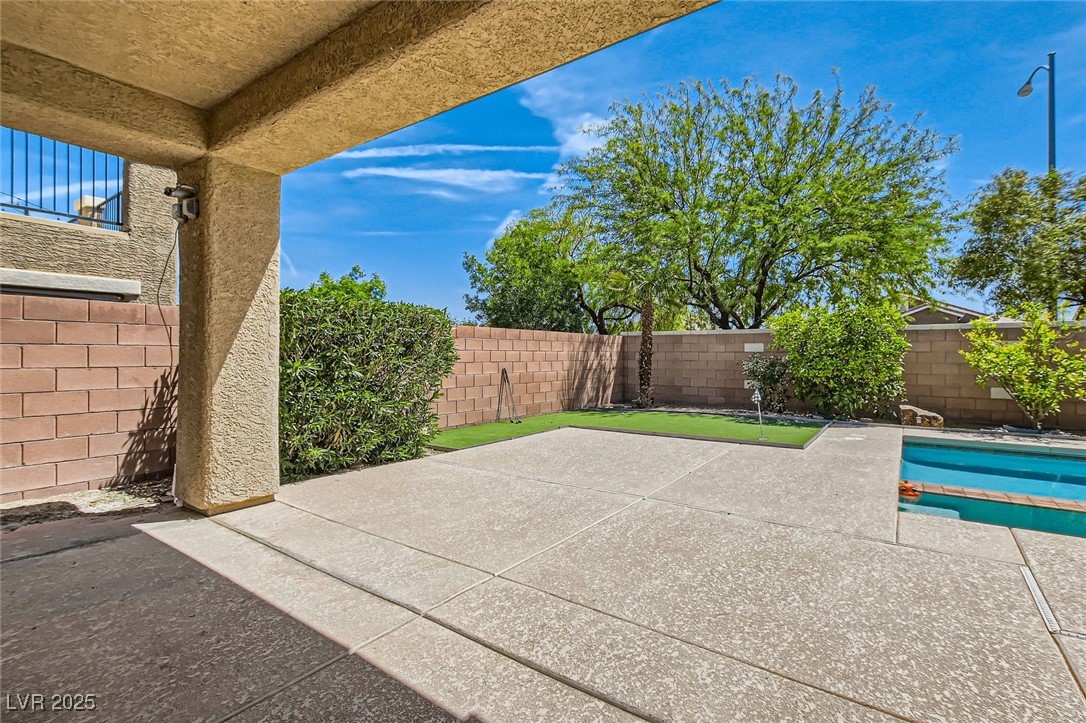 3605 Sapphire Sea Court Property Photo 23