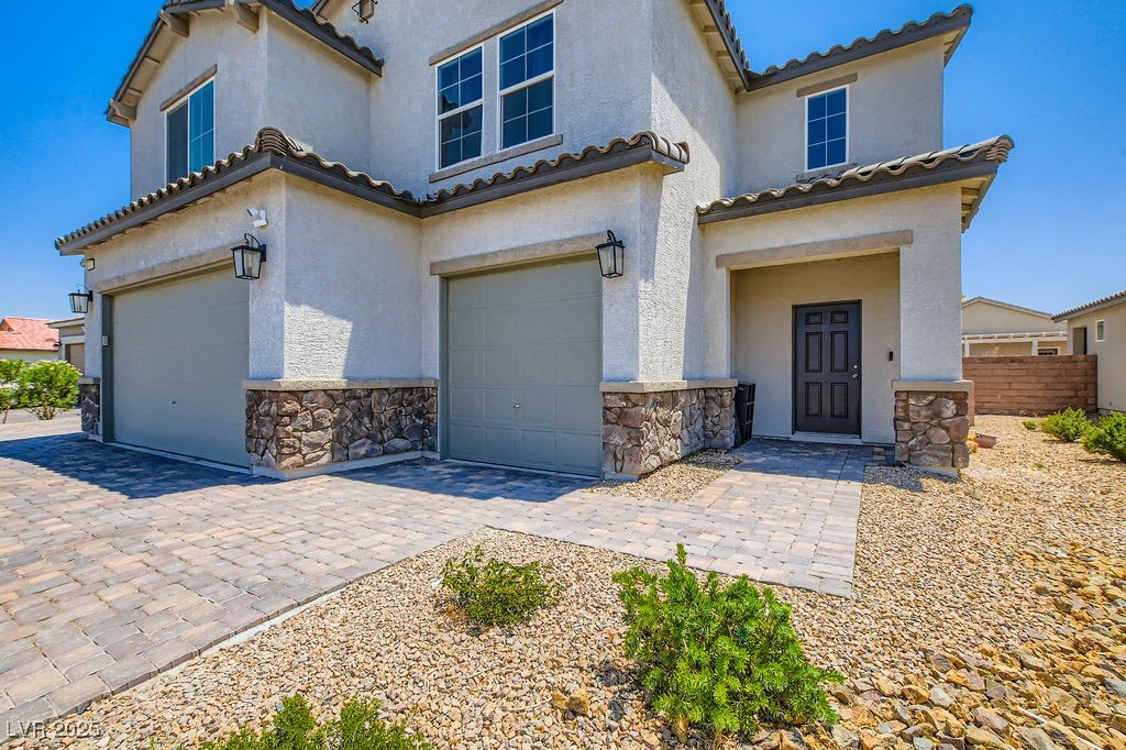 5660 Oasis Ridge Street Property Photo 4