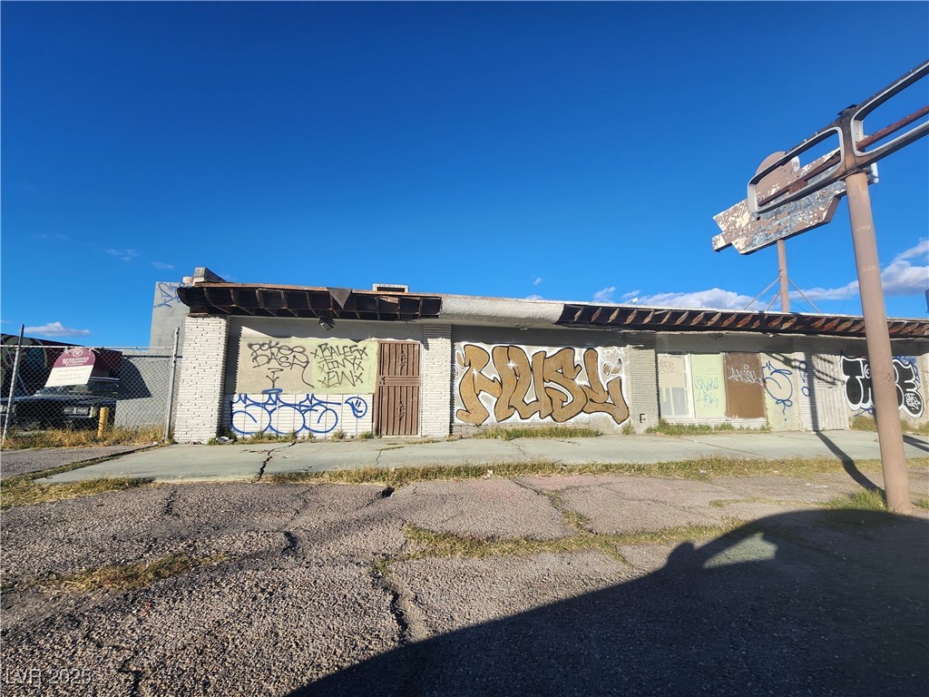 814 West Bonanza Road Property Photo 1