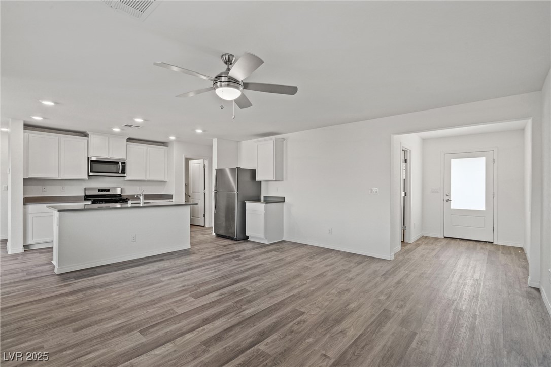 4253 Gold Desert Street Property Photo 2