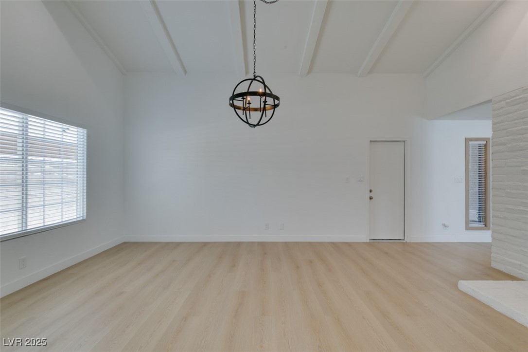 1852 East Viking Road Property Photo 9