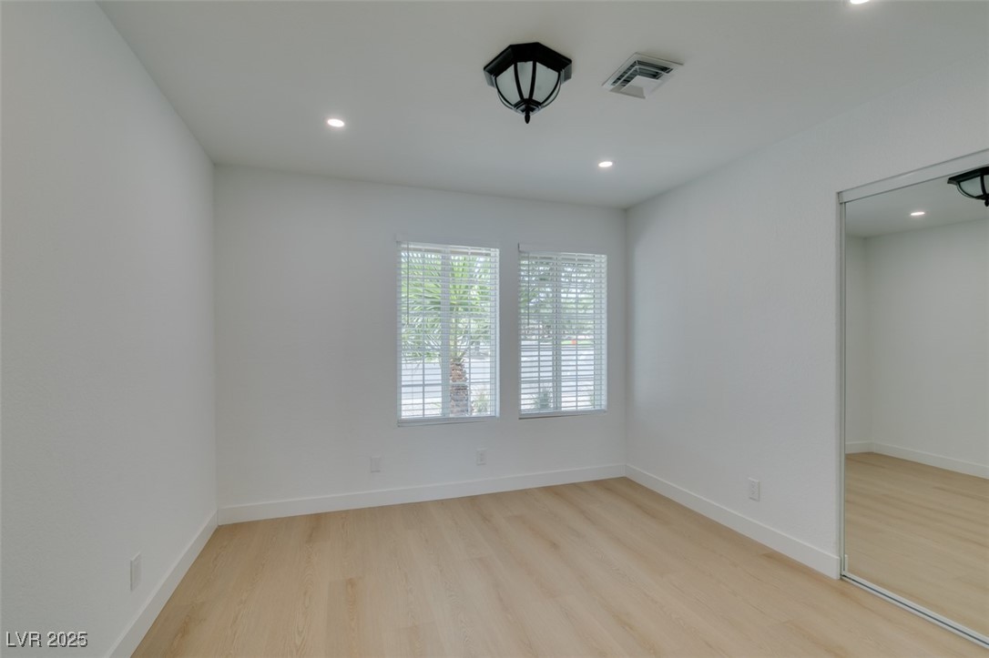 1852 East Viking Road Property Photo 21