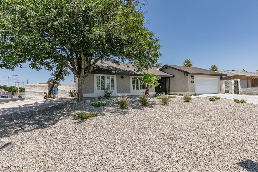 1852 East Viking Road Property Photo 28
