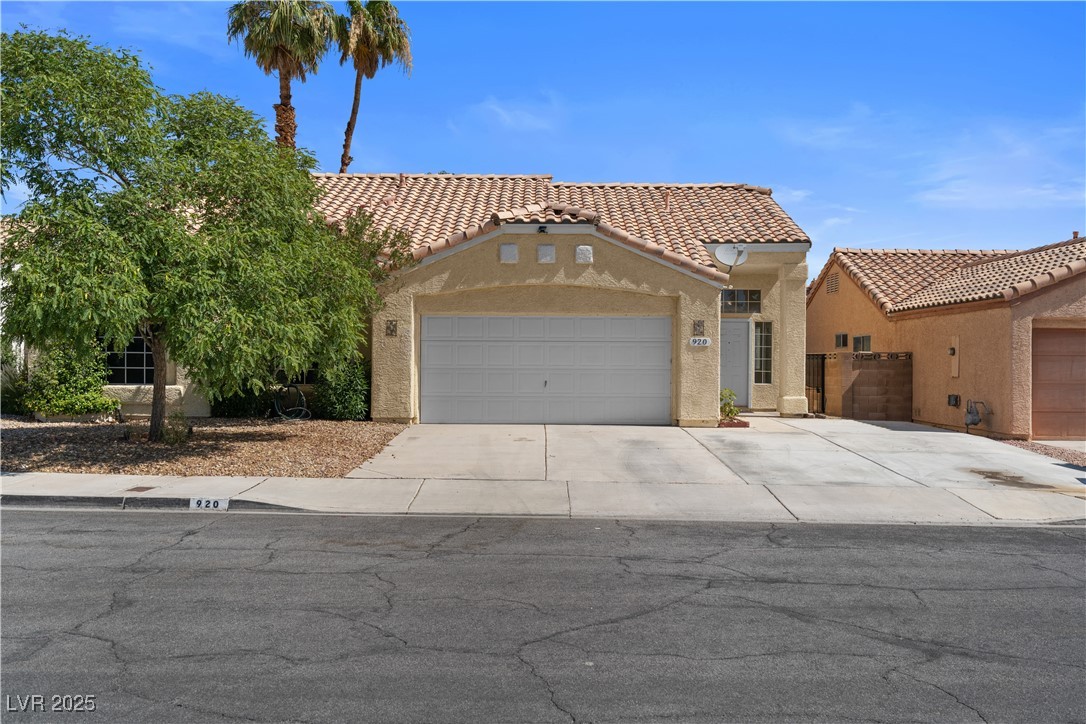 920 Serpentina Avenue Property Photo 1