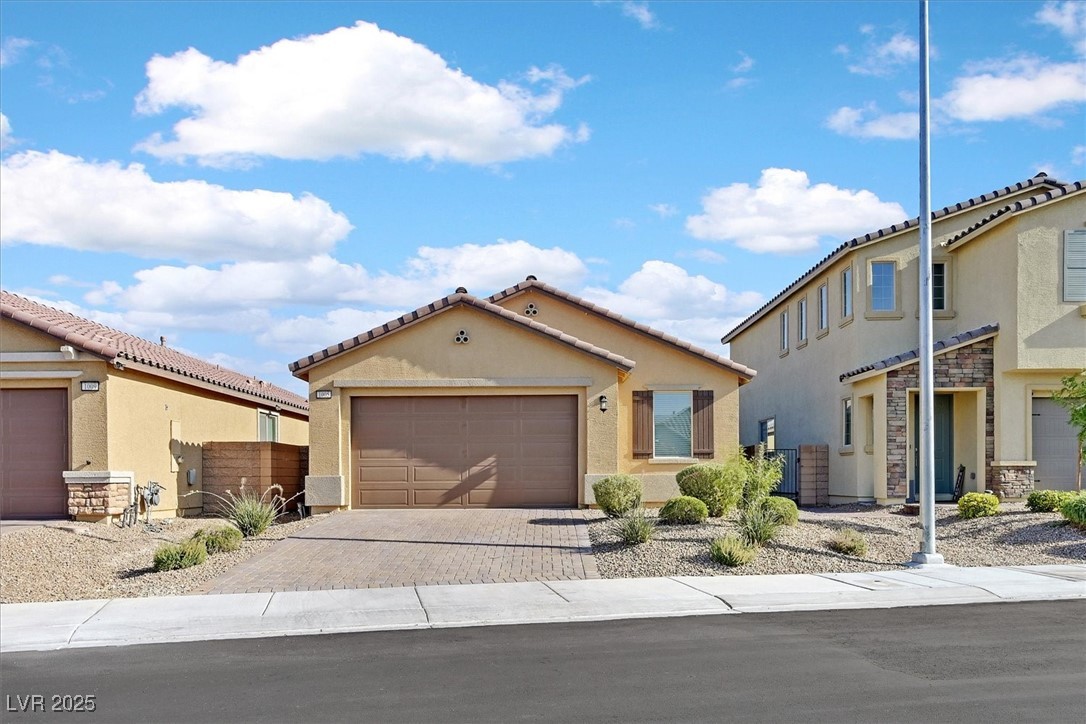 1005 Edel Hest Avenue Property Photo 1